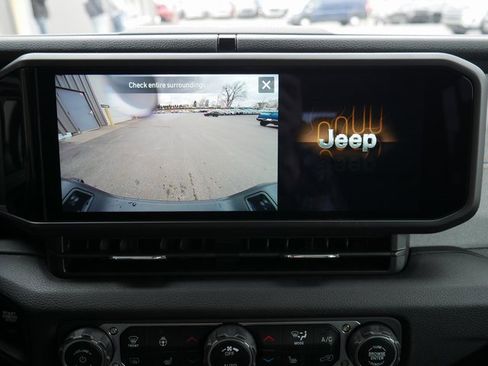 Used 2024 Jeep Gladiator Sport image 6