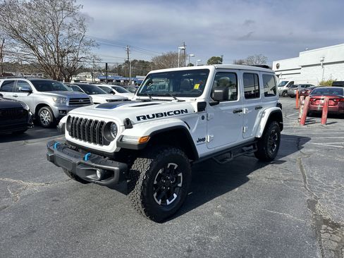 Used 2024 Jeep Wrangler Unlimited Rubicon 4xe image 5
