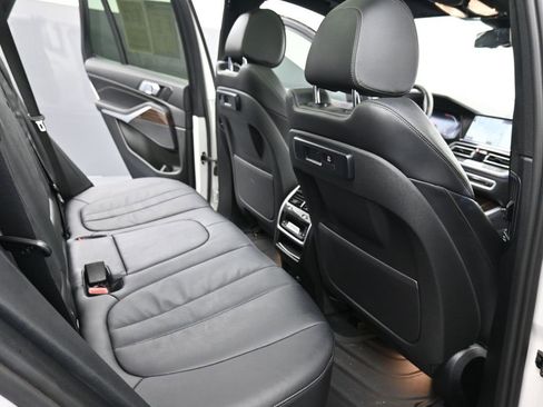 Used 2020 BMW X5 xDrive40i w/ Convenience Package image 18