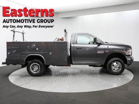 Used 2018 RAM 3500 Tradesman w/ Chrome Appearance Group image 4
