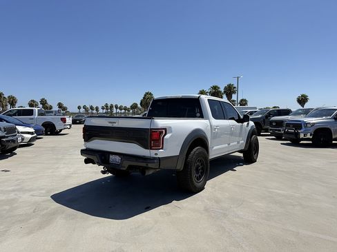 Used 2018 Ford F150 Raptor w/ Equipment Group 802A Luxury AWD/4WD image 3
