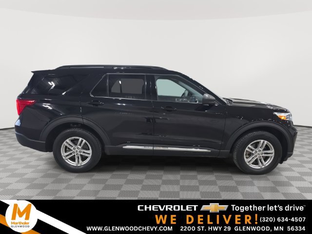 Used 2024 Ford Explorer XLT w/ Equipment Group 202A AWD/4WD image 1