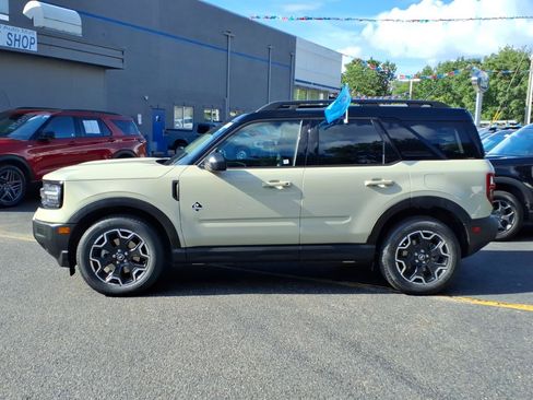 Certified 2025 Ford Bronco Sport Outer Banks AWD/4WD image 5