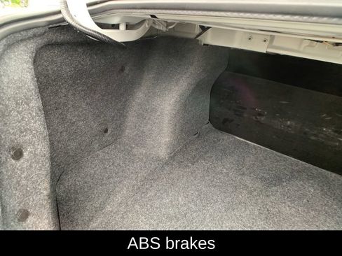 Used 2025 Nissan Versa S FWD image 26