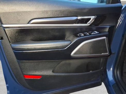 Used 2023 Kia Telluride S image 16