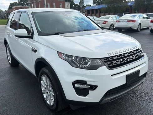 Used 2017 Land Rover Discovery Sport SE AWD/4WD image 3