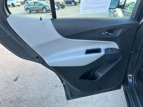 Used 2018 Chevrolet Equinox LS image 13