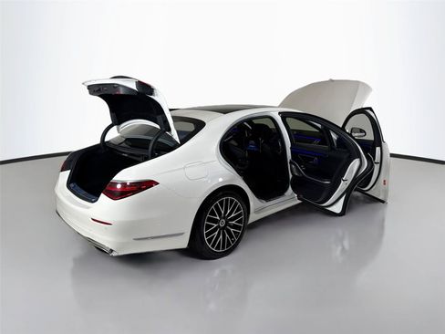 Used 2023 Mercedes-Benz S 500 4MATIC image 36