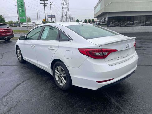 Used 2015 Hyundai Sonata SE w/ Option Group 09 FWD image 3