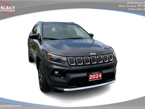 Used 2024 Jeep Compass Limited AWD/4WD image 3