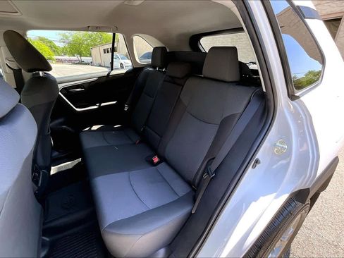 Used 2024 Toyota RAV4 XLE w/ Convenience Package FWD image 20