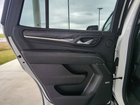 Used 2024 GMC Yukon Denali AWD/4WD image 18