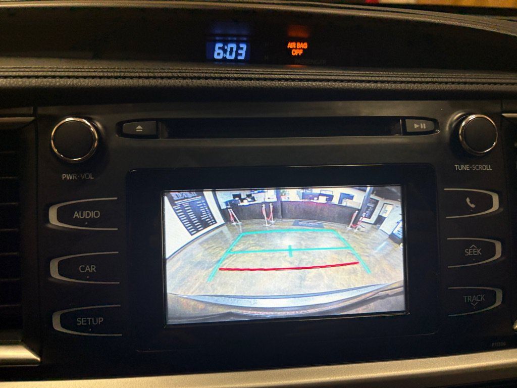 Used 2018 Toyota Highlander LE AWD/4WD image 26