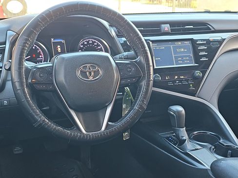 Used 2019 Toyota Camry SE image 15