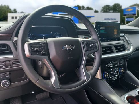 Used 2023 Chevrolet Tahoe Z71 w/ Luxury Package AWD/4WD image 9