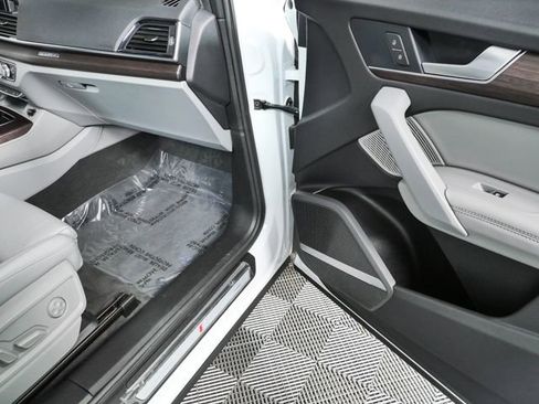 Used 2023 Audi Q5 2.0T Premium Plus w/ Premium Plus Package AWD/4WD image 29