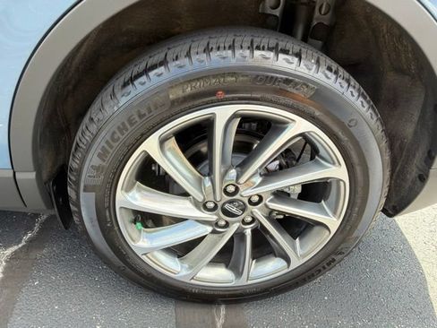 Used 2025 Lincoln Corsair AWD w/ Equipment Group 101A image 36