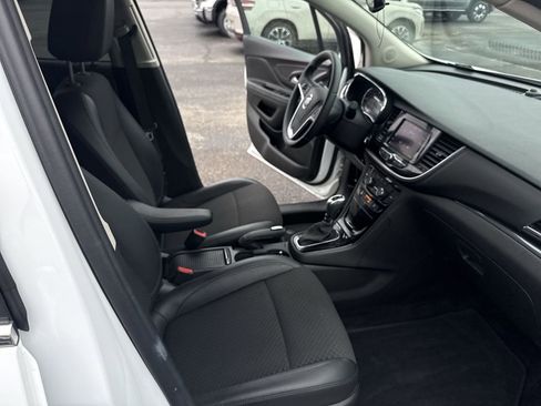 Certified 2022 Buick Encore Preferred w/ Safety Package FWD image 35