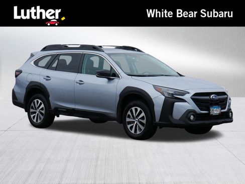 Used 2025 Subaru Outback Premium image 1
