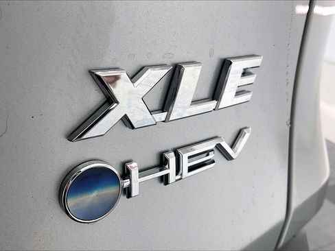 New 2025 Toyota RAV4 XLE image 17