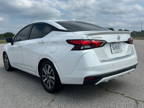 Used 2020 Nissan Versa SV w/ Electronics Package FWD image 5