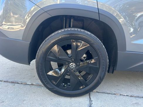New 2026 Volkswagen Taos SE image 26