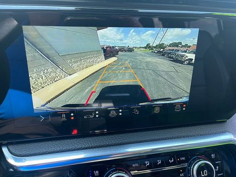 Used 2025 GMC Sierra 2500 Denali AWD/4WD image 24