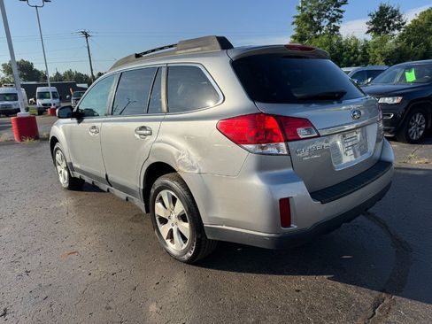 Used 2010 Subaru Outback 3.6R Limited AWD/4WD image 3