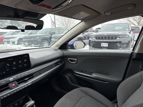 Used 2025 Kia K4 FWD image 27