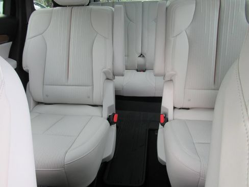 New 2027 Cadillac Vistiq Sport AWD/4WD image 40