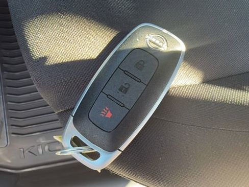 New 2025 Nissan Kicks Play S image 29