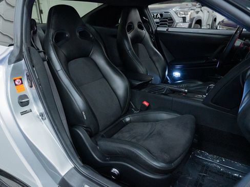 Used 2009 Nissan GT-R Premium AWD/4WD image 36