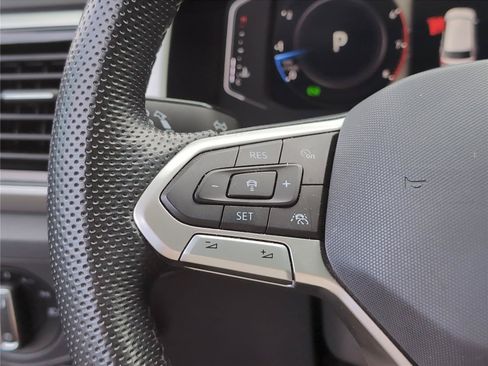 Used 2023 Volkswagen Atlas SEL R-Line AWD/4WD image 27