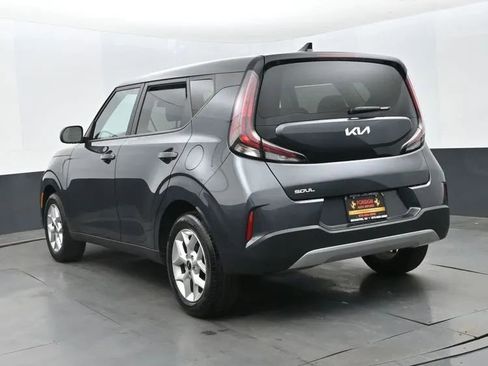 Used 2025 Kia Soul LX w/ LX Technology Package FWD image 9
