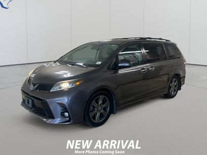 Used 2019 Toyota Sienna SE