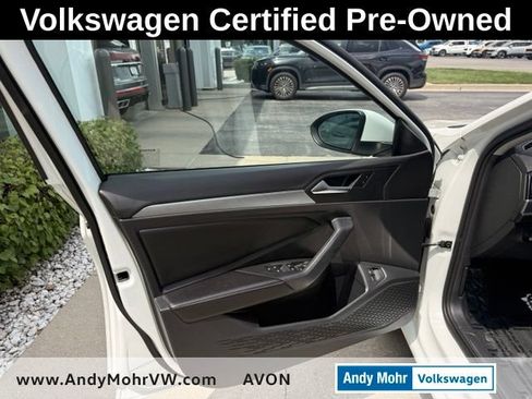 Used 2023 Volkswagen Jetta SE FWD image 13