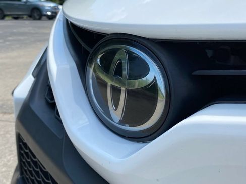 Used 2021 Toyota Camry SE FWD image 4