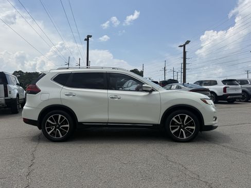 Used 2018 Nissan Rogue SL w/ Premium Package FWD image 6