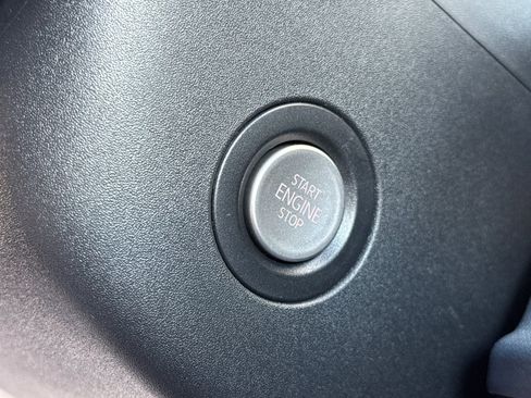 New 2025 Volkswagen ID. Buzz Pro S image 23