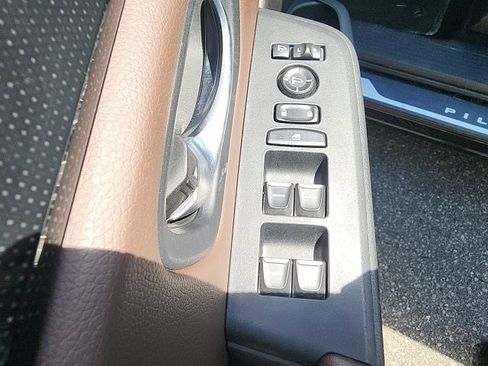Used 2024 Honda Pilot Elite image 12