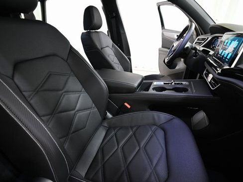 New 2026 Volkswagen Atlas Cross Sport SE image 24