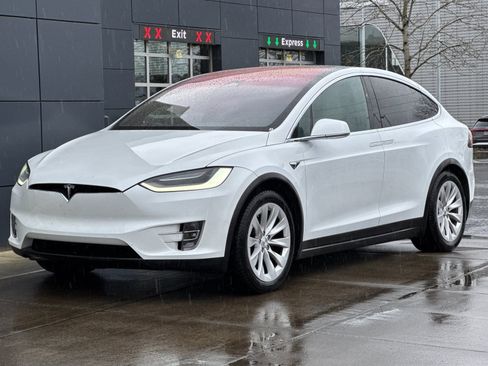 Used 2020 Tesla Model X Long Range image 7