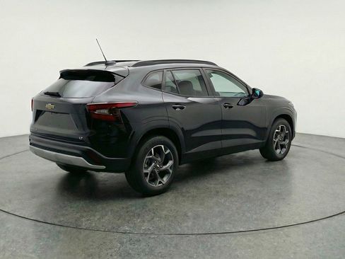 Used 2025 Chevrolet Trax LT image 7