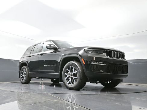 New 2025 Jeep Grand Cherokee Limited w/ Luxury Tech Group II image 36