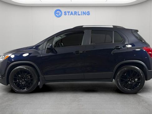 Certified 2021 Chevrolet Trax LT w/ Sport Edition image 3