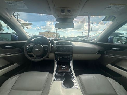 Used 2017 Jaguar XE Prestige RWD image 18