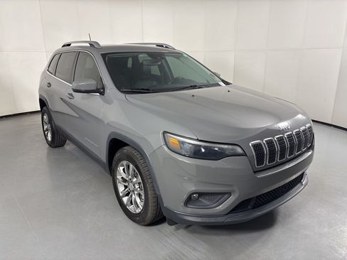Used 2021 Jeep Cherokee Latitude Lux w/ Comfort/Convenience Group FWD image 2