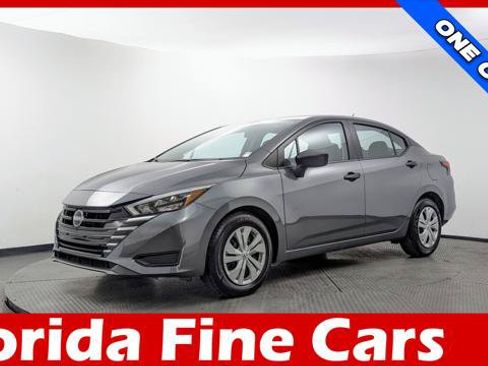 Used 2025 Nissan Versa S FWD image 1