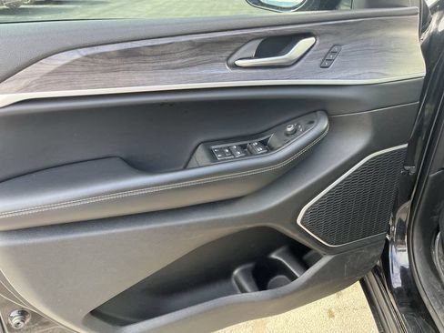 Used 2021 Jeep Grand Cherokee L Limited AWD/4WD image 21