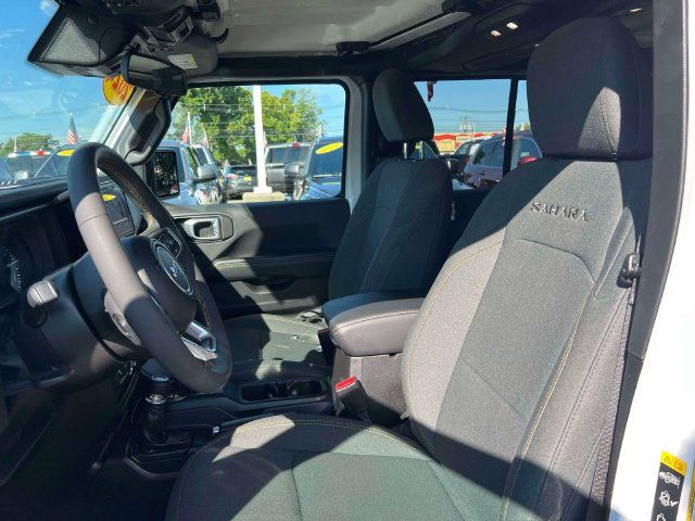 Used 2024 Jeep Wrangler Unlimited Sahara AWD/4WD image 25